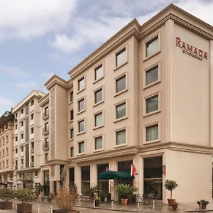 Ramada By Wyndham Grand Bazaar טורקיה